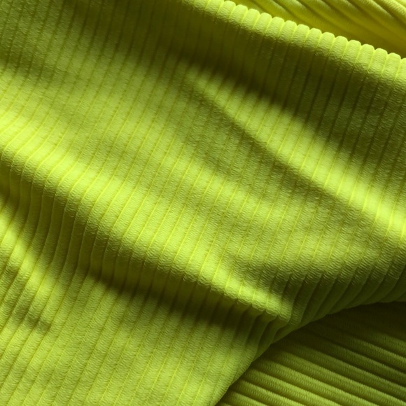 Cole x Greer Frankie’s bikinis very neon - Picture 2 of 3